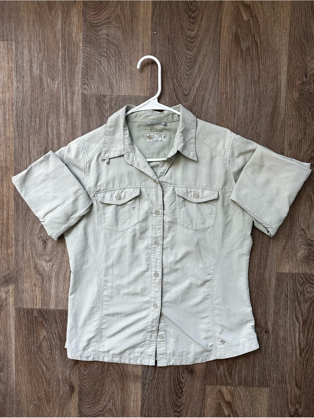 Columbia Women’s M Silver Ridge Hiking Shirt Sage Green Button Up Vented